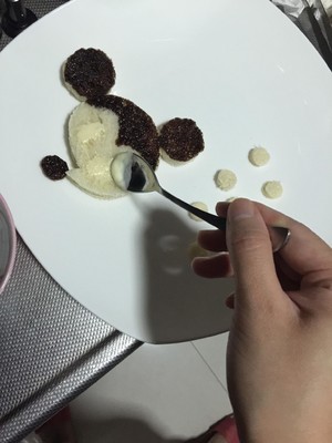 Creative and Fun Children's Meal—mickey & Minnie recipe