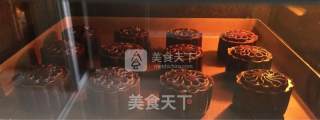 #新良第一节婚纱大赛# Chocolate Coconut and Cranberry Cheese Mooncakes recipe