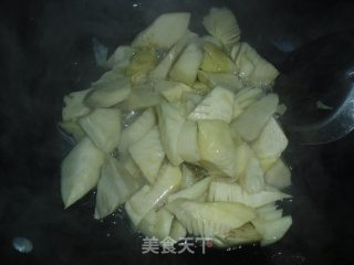 Spring Bamboo Shoots Roasted Knuckles recipe