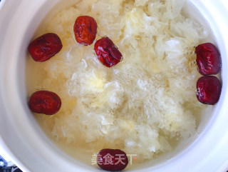 Sydney White Fungus Soup with Rock Sugar recipe