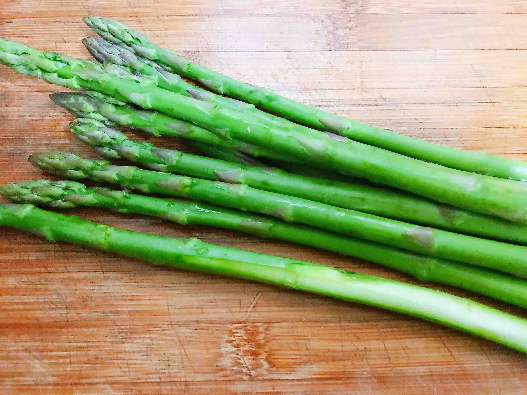 Asparagus in Garlic Oyster Sauce recipe