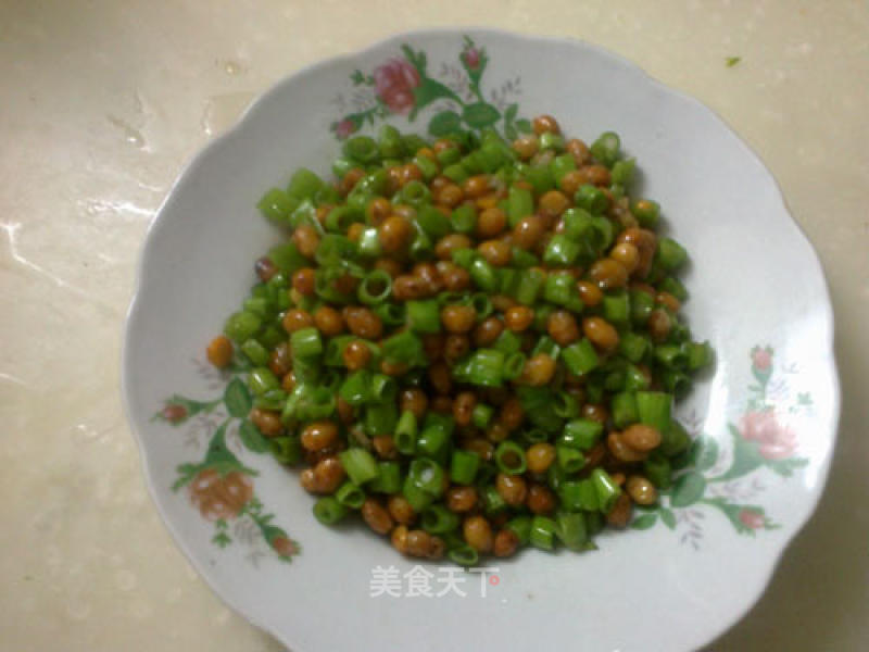 Yellow Dog Drill Hole (stir-fried Soybeans with Convolvulus Stem) recipe