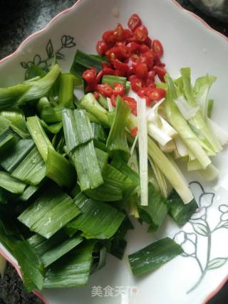 Grilled Tofu with Garlic Leaves recipe