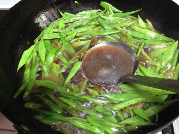 Braised Noodles with Carob recipe