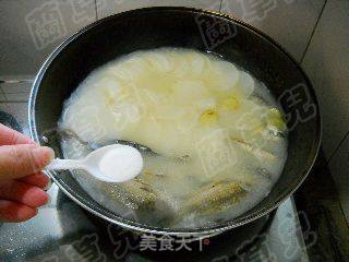 Chrysanthemum Pisces Hot Pot recipe