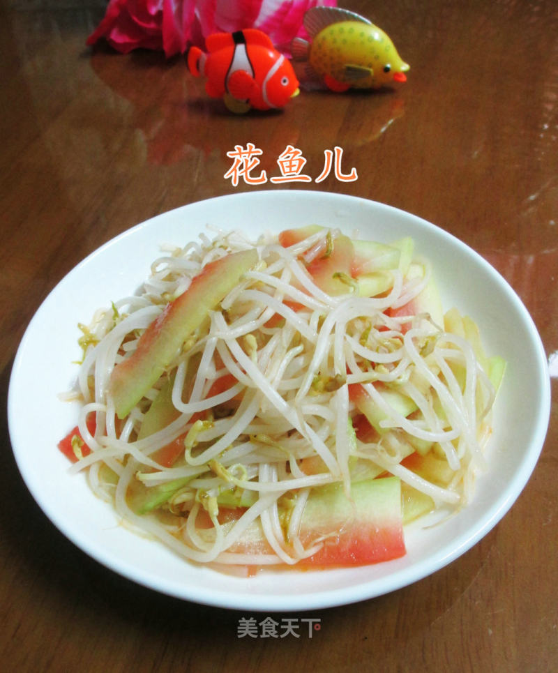 Stir-fried Mung Bean Sprouts with Watermelon Peel recipe