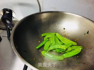 Stir-fried Snow Peas with Pork Loin recipe