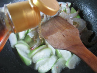 Headless Shrimp Stir-fried Night Flowering recipe