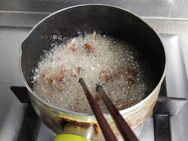 Stir-fried Rice Cake with Tea Tree Mushroom recipe