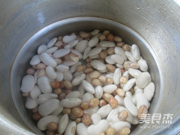 Peanuts and White Kidney Bean Sweet Soup recipe