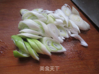 Stir-fried Shrimp Balls with Green Onions recipe