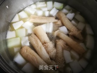 Stewed Beef Stick Bone with Winter Melon and Bamboo Sun recipe