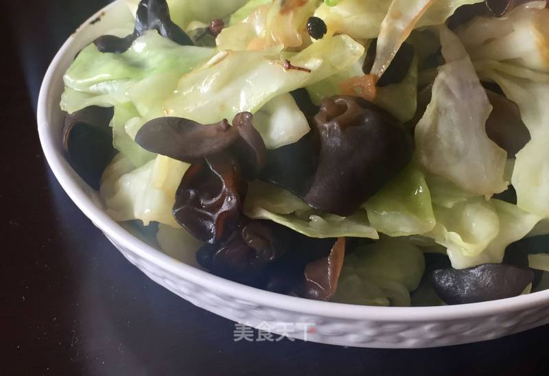 Kuaishou Xiao Stir-fried Hand-pear Cabbage recipe