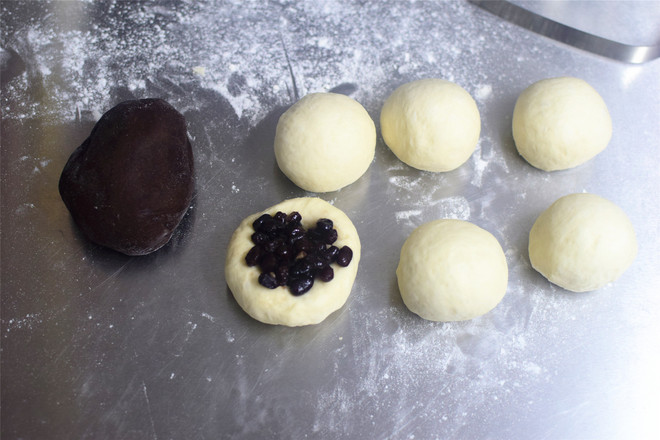 Small Animal Red Bean Buns recipe