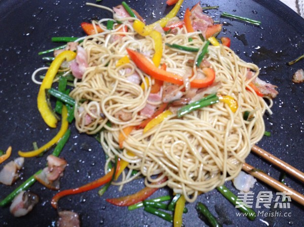 Chives Bacon Black Pepper Noodles recipe