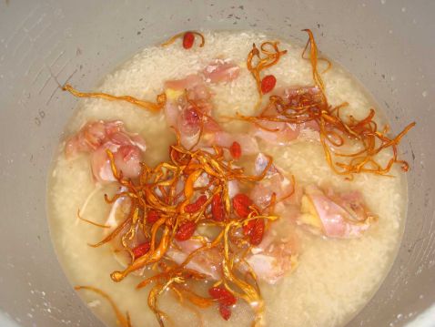 Cordyceps Flower Chicken Braised Rice recipe