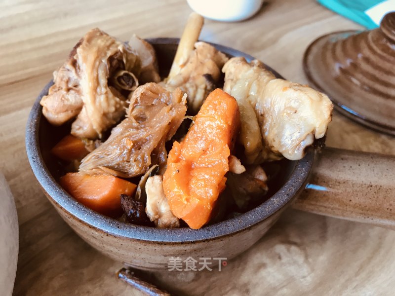 Stewed Chicken Drumsticks with Hericium recipe