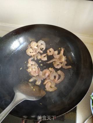 Fried Shrimp with Lettuce and Walnut recipe