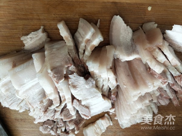 Lotus Leaf Cake with Oiled Tofu Pork Belly recipe