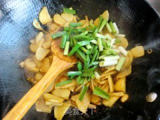 Fried Pork with Garlic Sprouts recipe