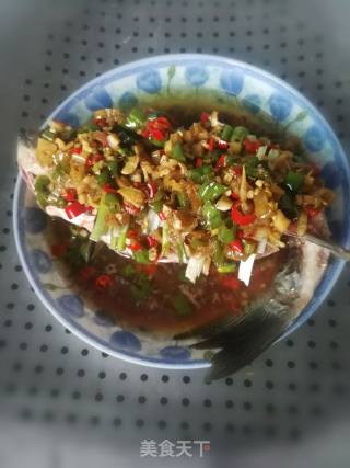 Steamed Crucian Carp (spicy Sauce Version) recipe