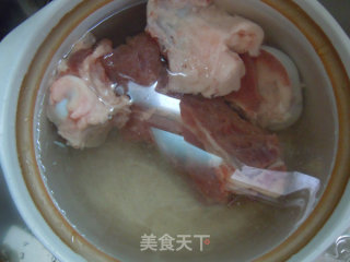 Autumn Anti-dryness Decoction-big Bone Lotus Root and Corn Soup recipe