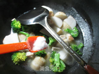 Broccoli Pork and Boiled Taro recipe