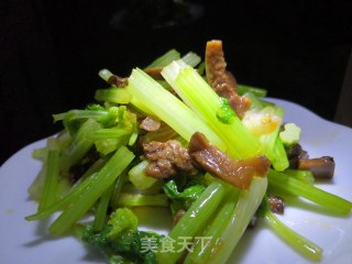 Tea Tree Mushroom Mixed with Celery recipe