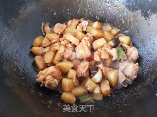 Stewed Chicken with Mushrooms and Potatoes recipe