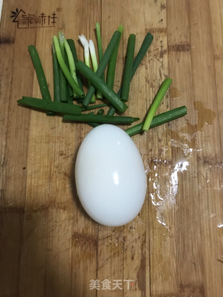 Goose Eggs Mixed with Green Onions recipe