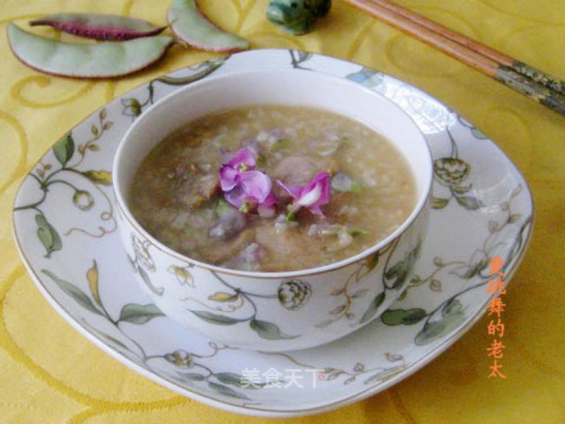 Glutinous Rice Porridge with Lentil Flowers and Pork Slices recipe