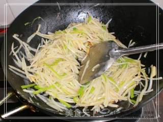 Hot and Sour Potato Shreds recipe