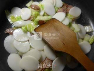 Stir-fried Rice Cake with Spicy Sausage and Cabbage recipe