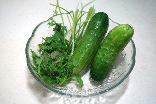 【beijing】chilled Fungus and Cucumber Slices recipe