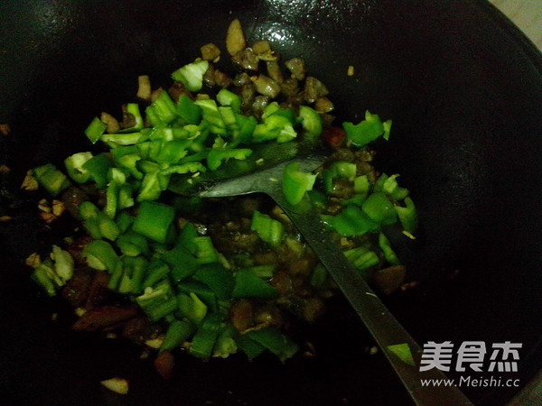 Beef Balls and Green Pepper Stir-fried Beans recipe