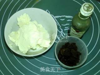 Caterpillar Bread with Cheese Raisin recipe
