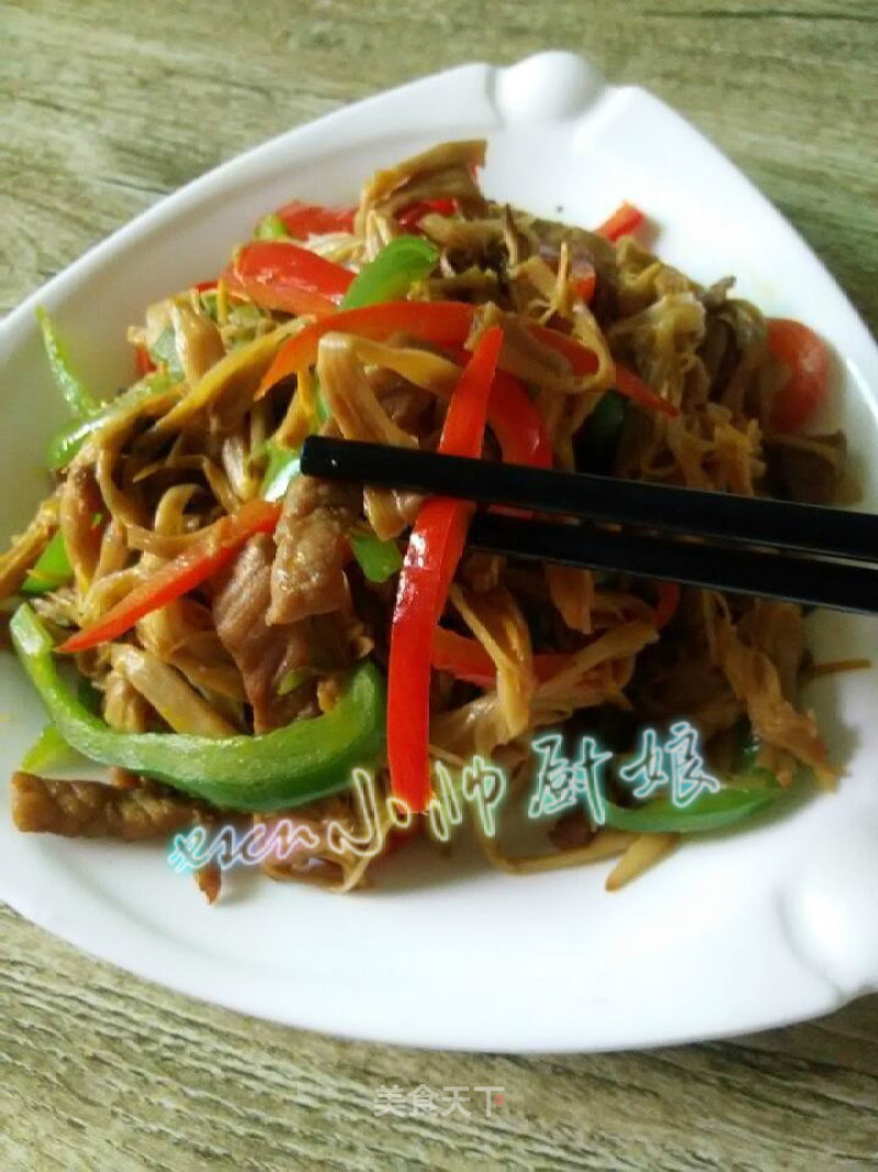 Shredded Pork with Red and Green Golden Acerola recipe