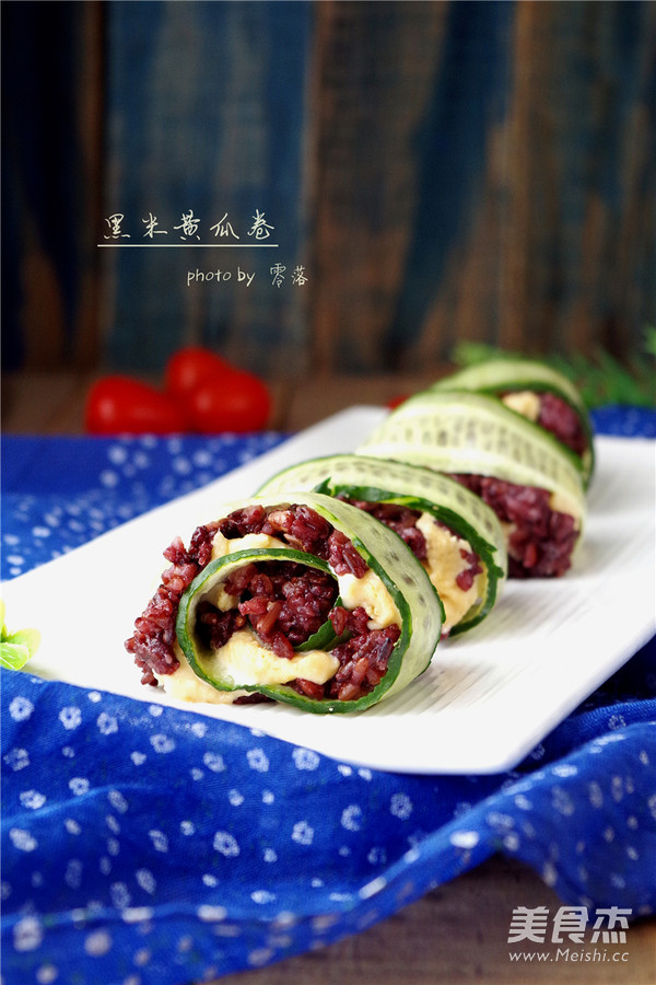 Black Rice Cucumber Roll recipe