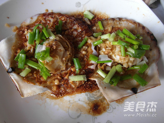 Grilled Fresh Scallops with Garlic recipe