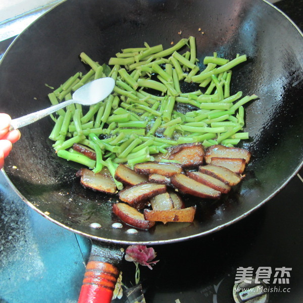 Stir-fried Dongpo Pork with Cai Gengzi recipe