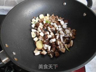 Mushroom Minced Pork Tofu Claypot recipe