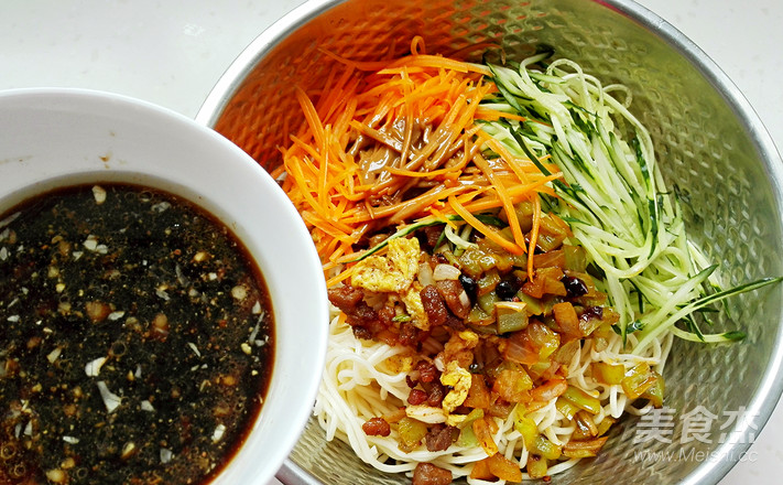Cold Noodles with Meat and Vegetable Sesame Sauce recipe