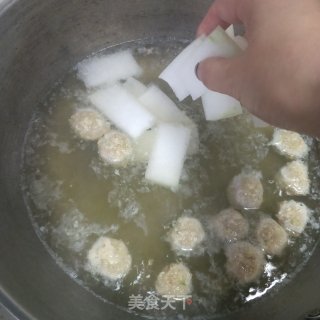 Winter Melon and Coriander Boiled Meatballs recipe