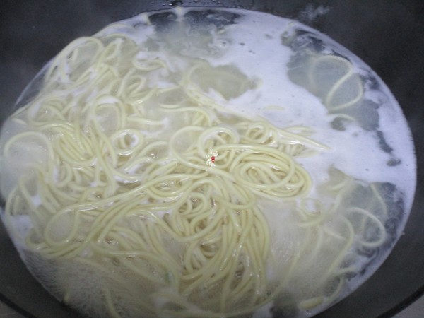 Open Onion Oil Noodles recipe