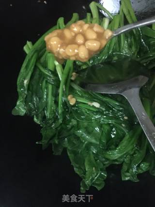 Stir-fried Choy Sum with Soy Sauce and Garlic recipe