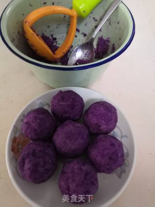 Two-color Snowy Mooncake with Purple Sweet Potato Stuffing recipe