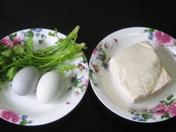 Tofu with Double Egg and Cilantro recipe