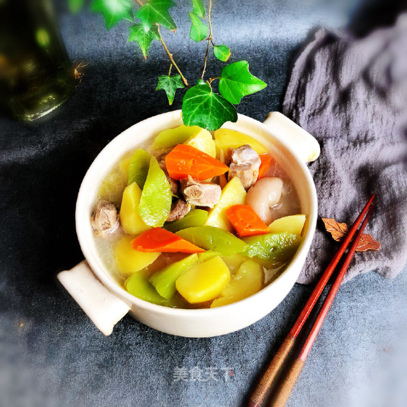 Stewed Pork Trotters with Three Vegetables recipe