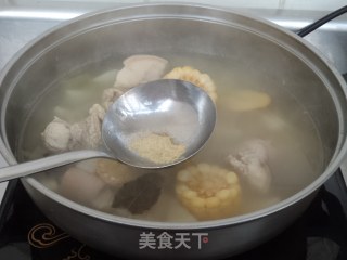 White Radish, Corn and Pigtail Soup recipe