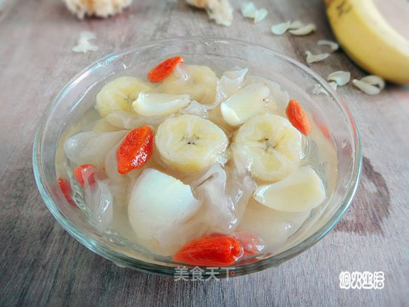 Banana Lily Tremella Soup recipe